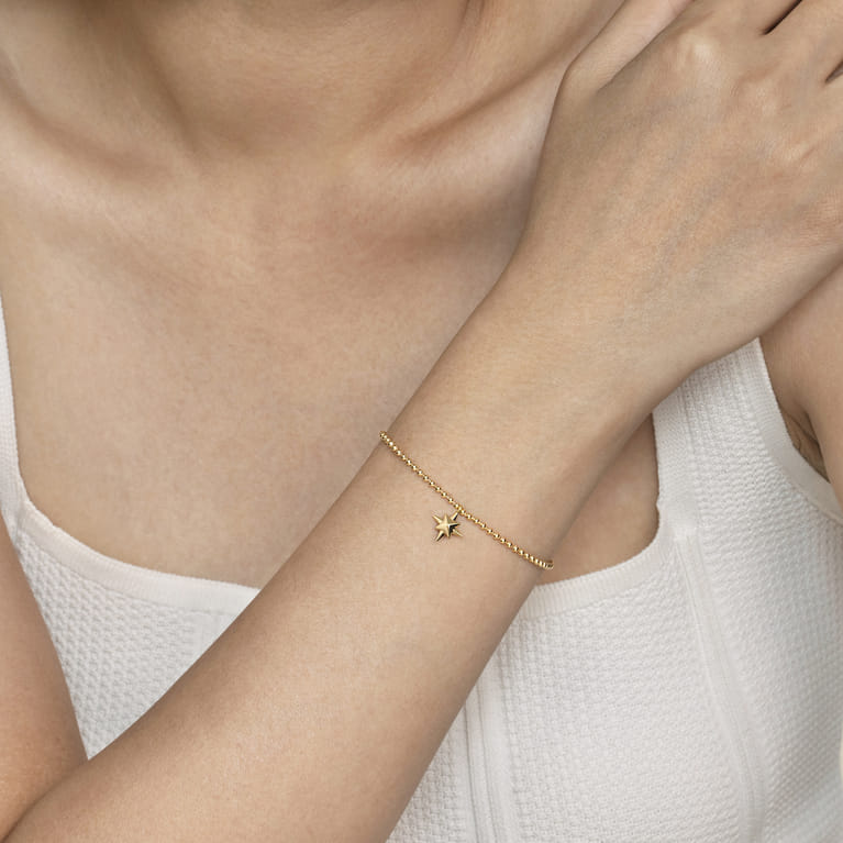 14K Yellow Gold Bujukan Starburst Charm Bracelet - Shot 3