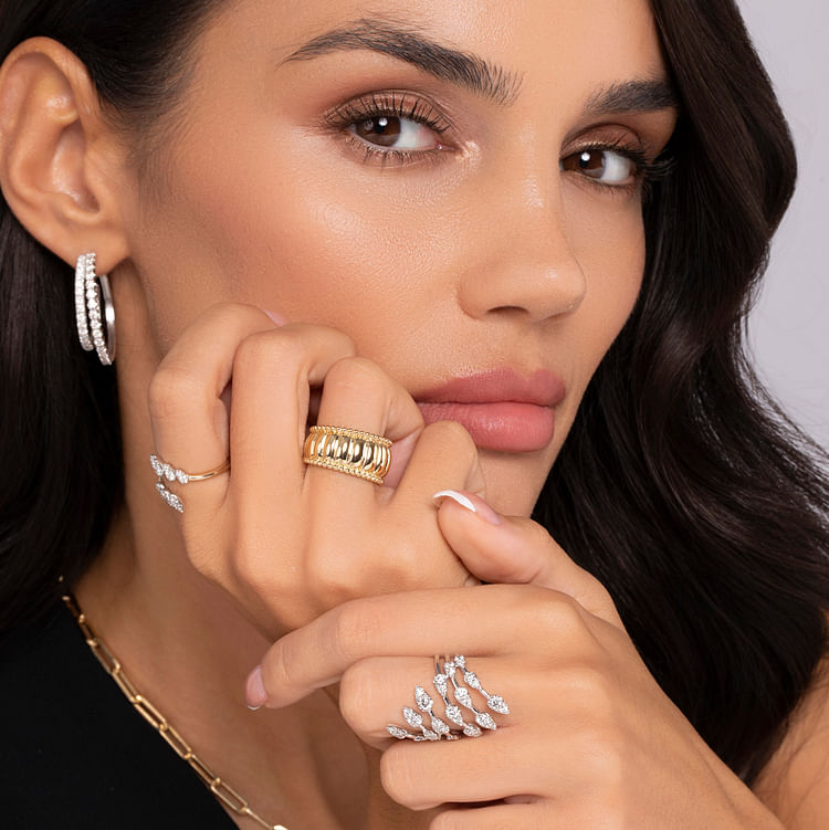 14K Yellow Gold Bujukan and Scallop Wide Band Ring