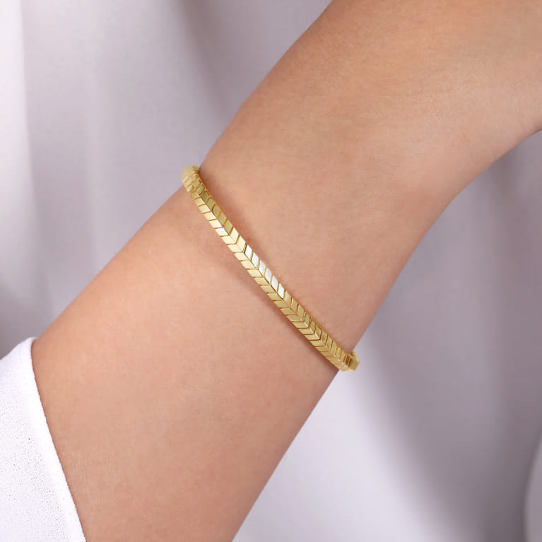 14K Yellow Gold Chevron Split Bangle - Shot 4