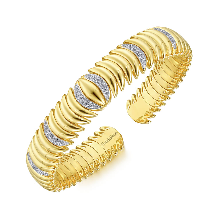 14K Yellow Gold Crescent Moon Cuff with Diamond Pave Stations - 0.45 ct - Shot 2