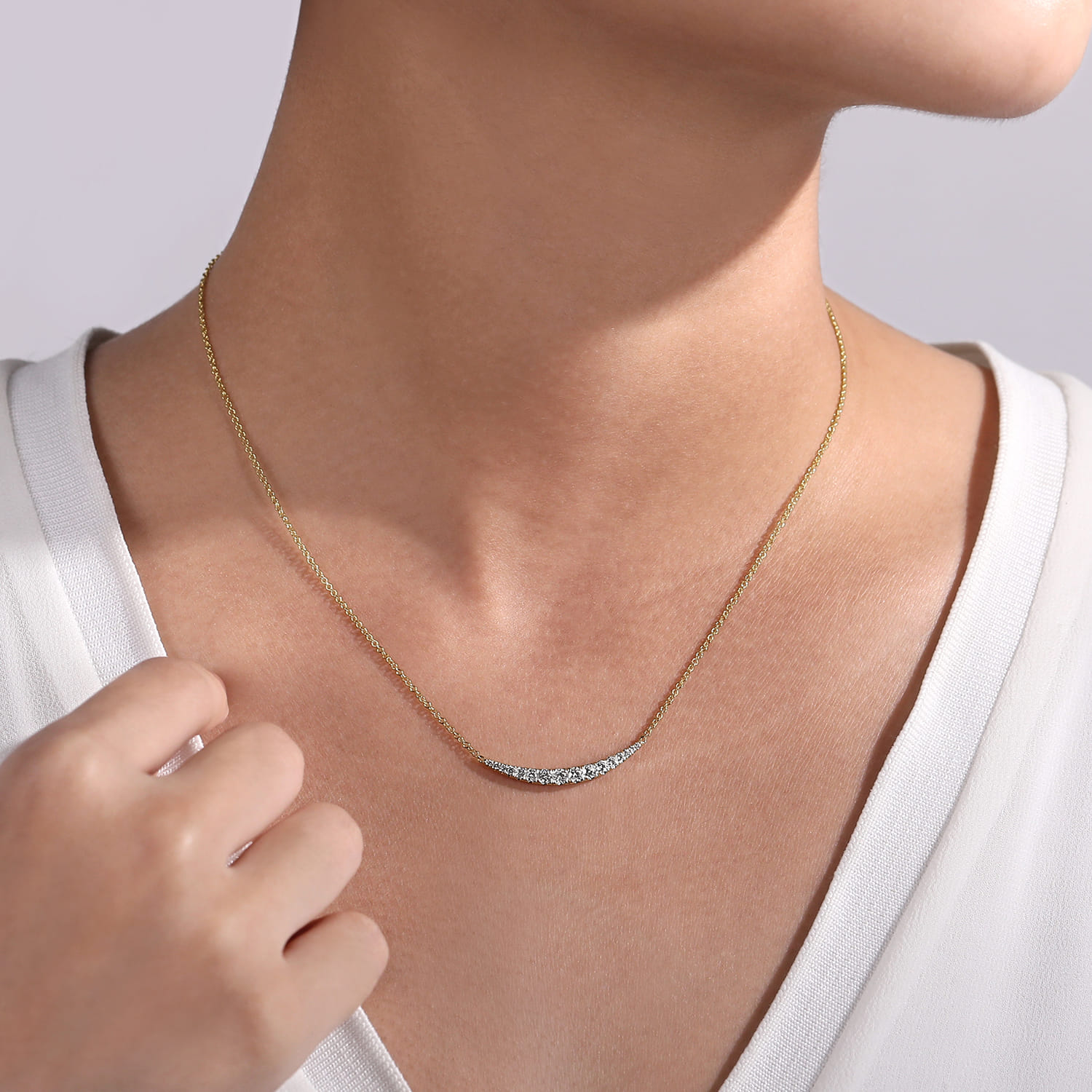 14K Yellow Gold Curved Diamond Bar Necklace - 0.5 ct - Shot 3