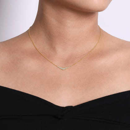 14K Yellow Gold Curved Diamond Bar Necklace