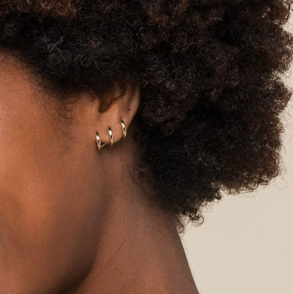 14K Yellow Gold Curving Three Row Stud Earrings