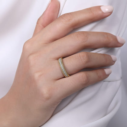 14K Yellow Gold Diamond Band with Twisted Rope Border