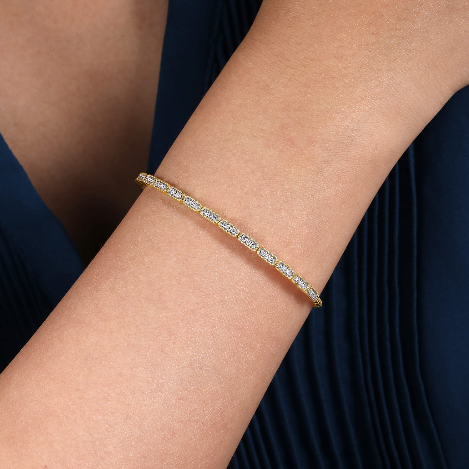 14K Yellow Gold Diamond Bangle Bracelet - 0.25 ct - Shot 4