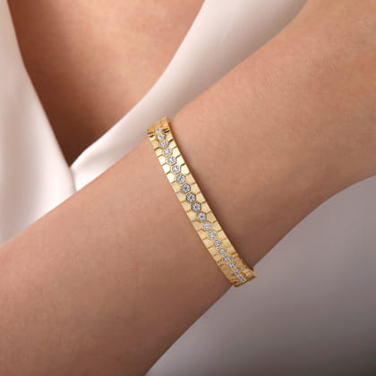 14K Yellow Gold Diamond Bangle with Hexagon Pattern