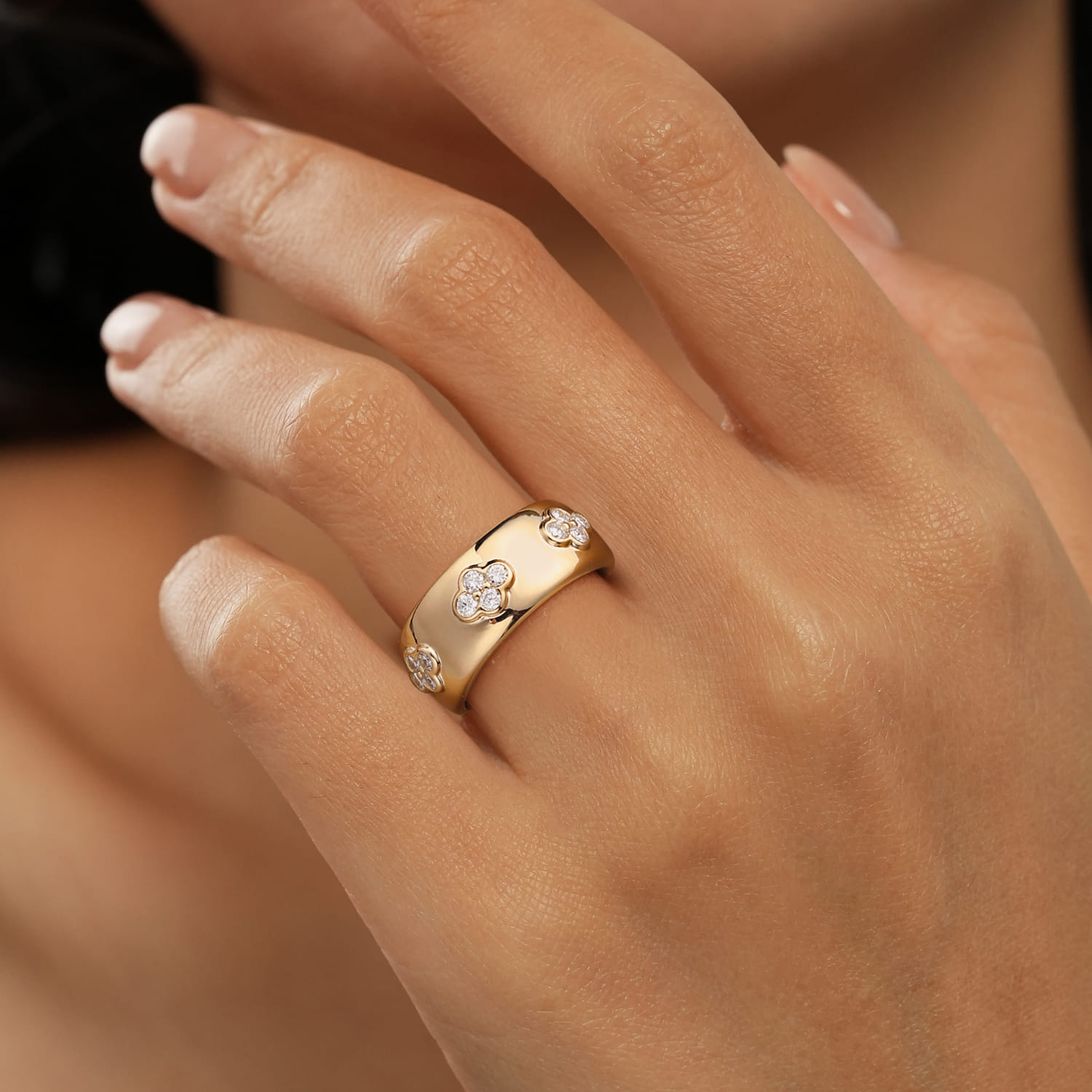 14K Yellow Gold Diamond Clover Station Wide Band Ring - 0.35 ct - Shot 6