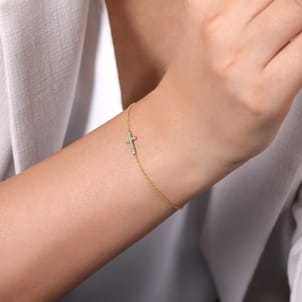 14K Yellow Gold Diamond Cross Chain Bracelet