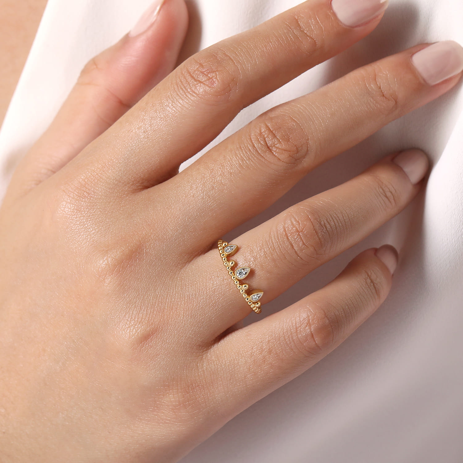 14K Yellow Gold Diamond Crown Bujukan Ring