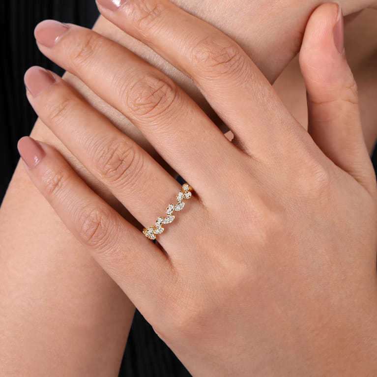 14K Yellow Gold Diamond Leaf Ring - 0.38 ct - Shot 5
