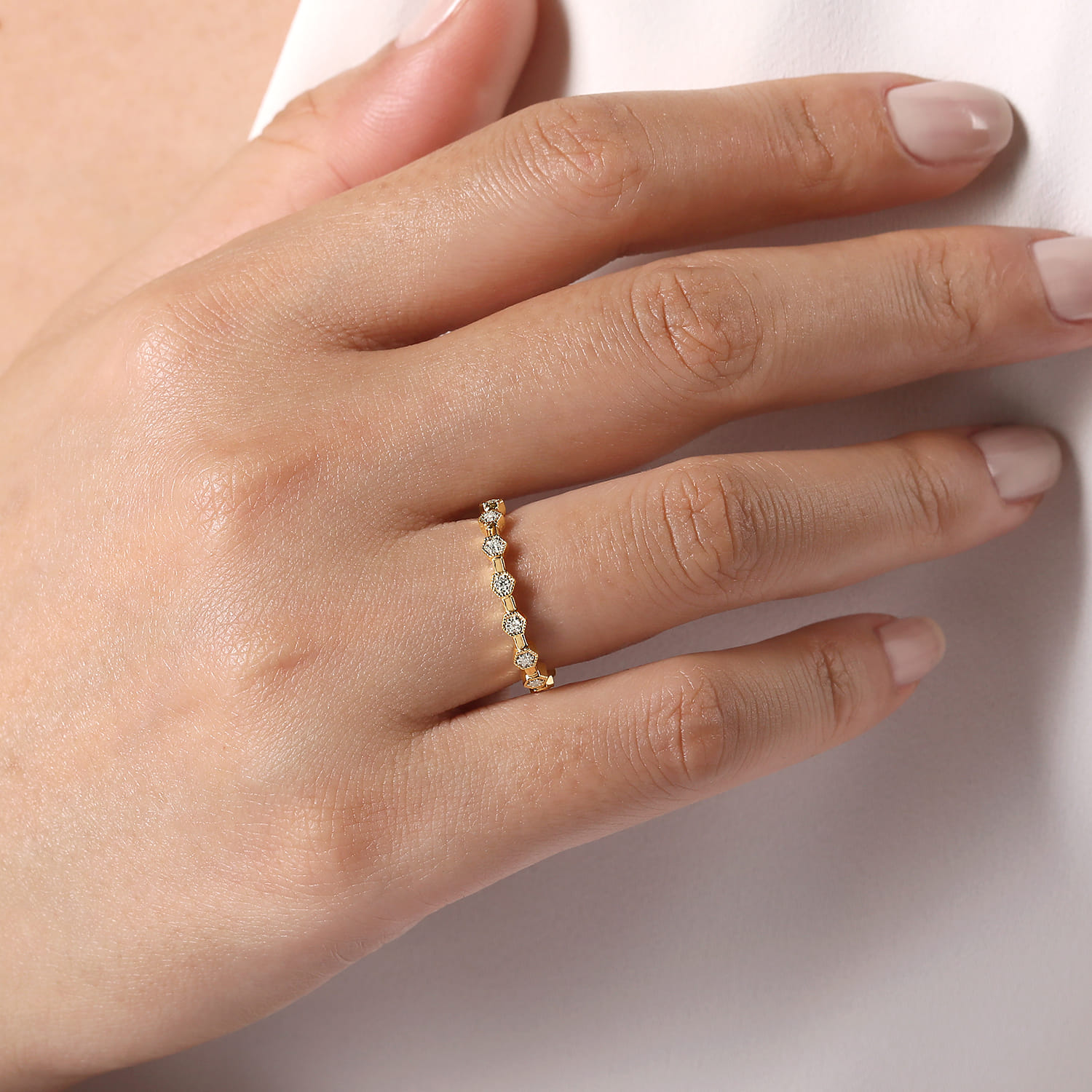 14K Yellow Gold Diamond Station Stackable Ring - 0.09 ct - Shot 5
