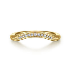 14K-Yellow-Gold-Diamond-Wedding-Band1