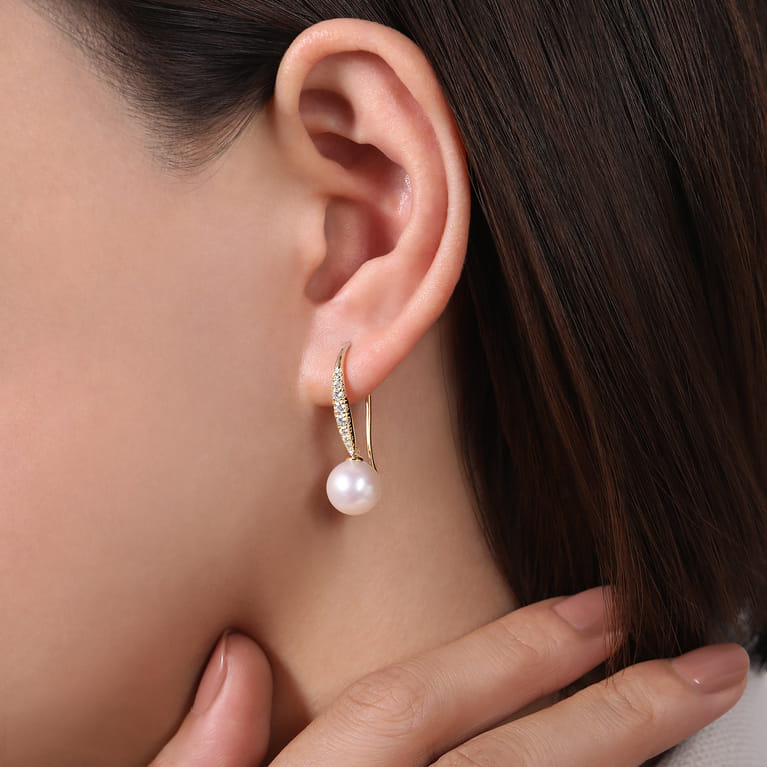 14K Yellow Gold Diamond and Pearl Fish Wire Drop Earrings - 0.3 ct - Shot 2