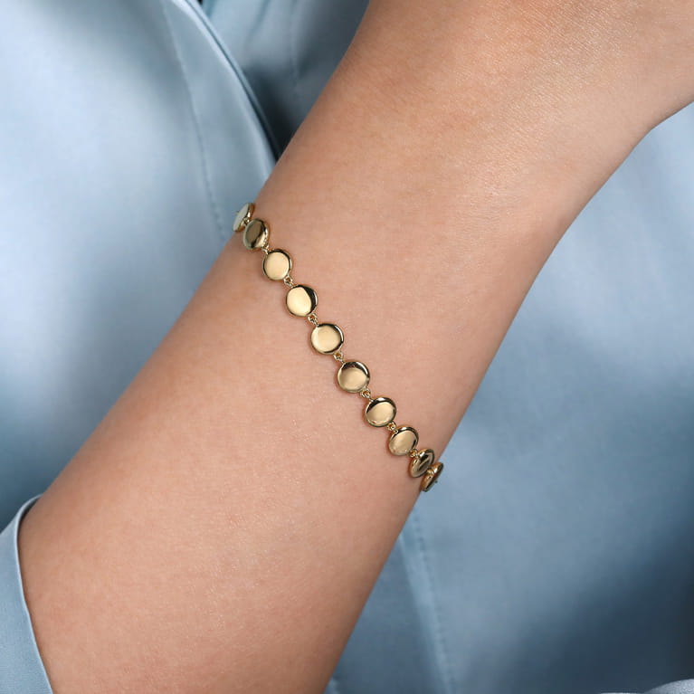 14K Yellow Gold Disc Station Tennis Bracelet - Shot 3