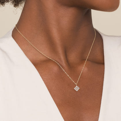 14K Yellow Gold Floral Diamond Pendant Necklace