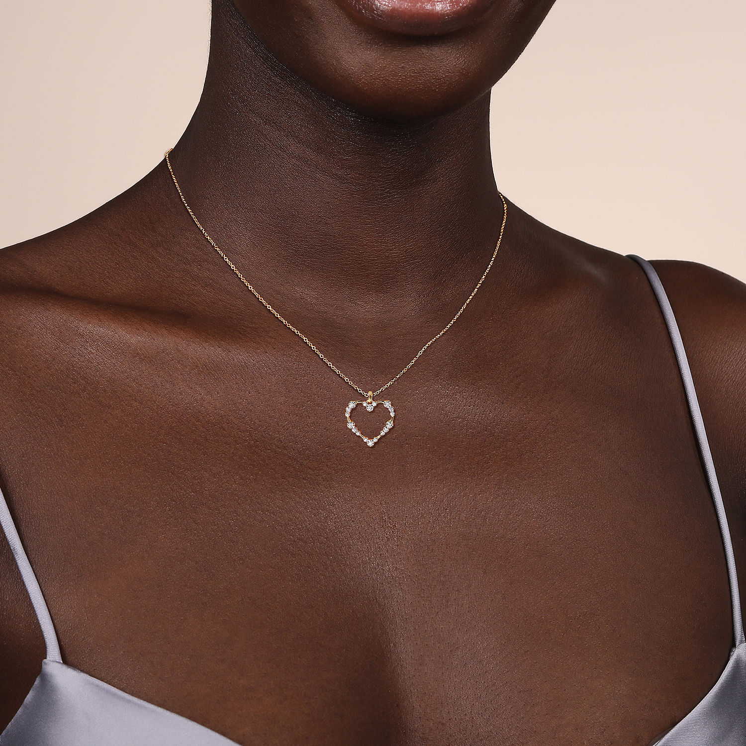 14K Yellow Gold Graduated Diamond Station Heart Pendant Necklace - 0.3 ct - Shot 3