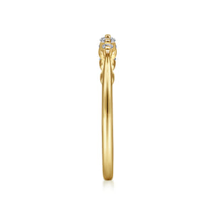 14K Yellow Gold Graduating Single Prong Diamond Band Ring