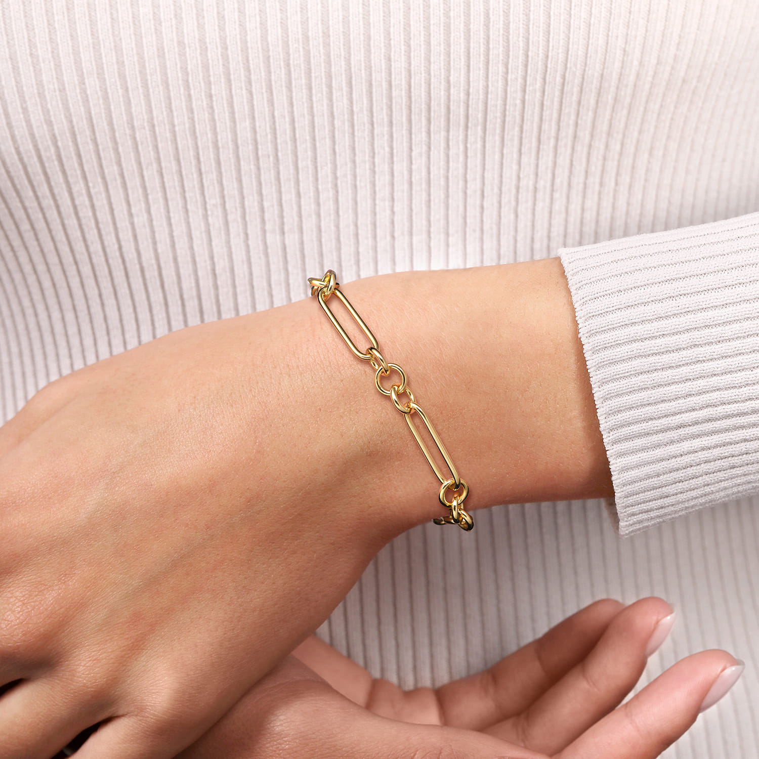 14K Yellow Gold Hollow Tube Link Chain Bracelet