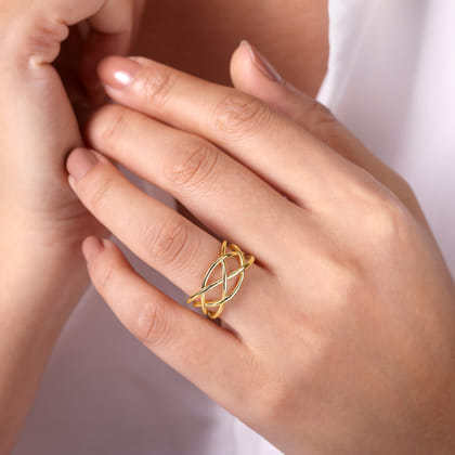 14K Yellow Gold Intersecting Plain Bands Ring