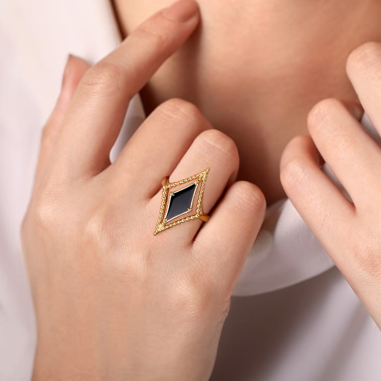 14K Yellow Gold Onyx Rhombus Bujukan Ring - Shot 5