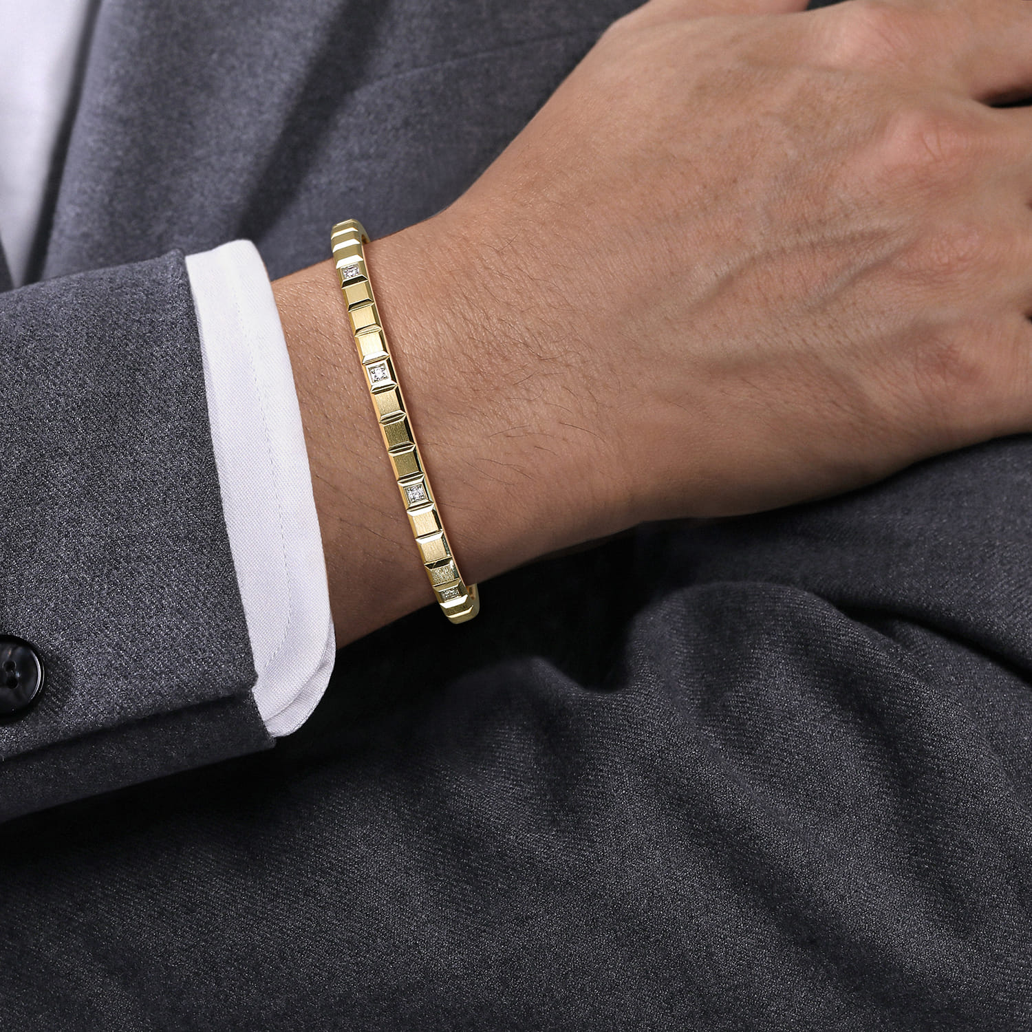 14K Yellow Gold Open Cuff Bracelet with Diamond Stations