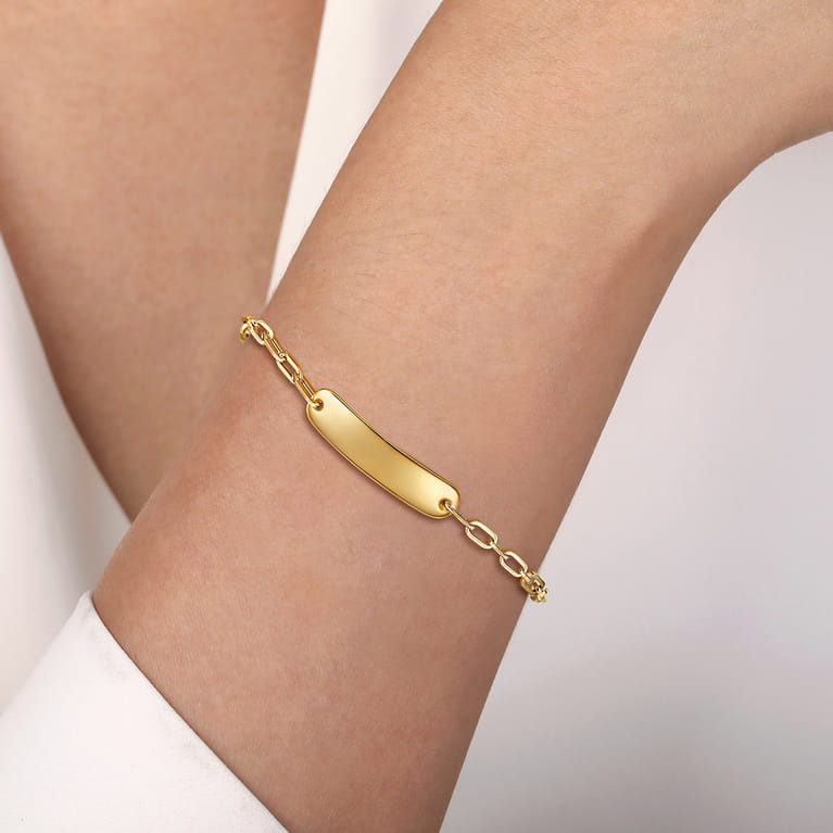 14K Yellow Gold Paperclip Chain Personalized Bracelet - Shot 3