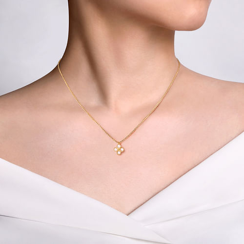 14K Yellow Gold Pearl Flower Pendant Necklace - Shot 3