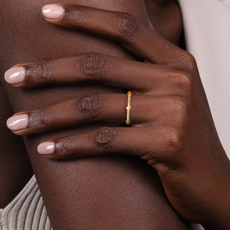 14K Yellow Gold Pyramid Classic Ring-Bujukan - Shot 5