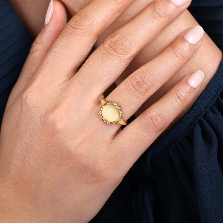 14K Yellow Gold Round Engravable Signet Ring with Twisted Rope Frame - Shot 5