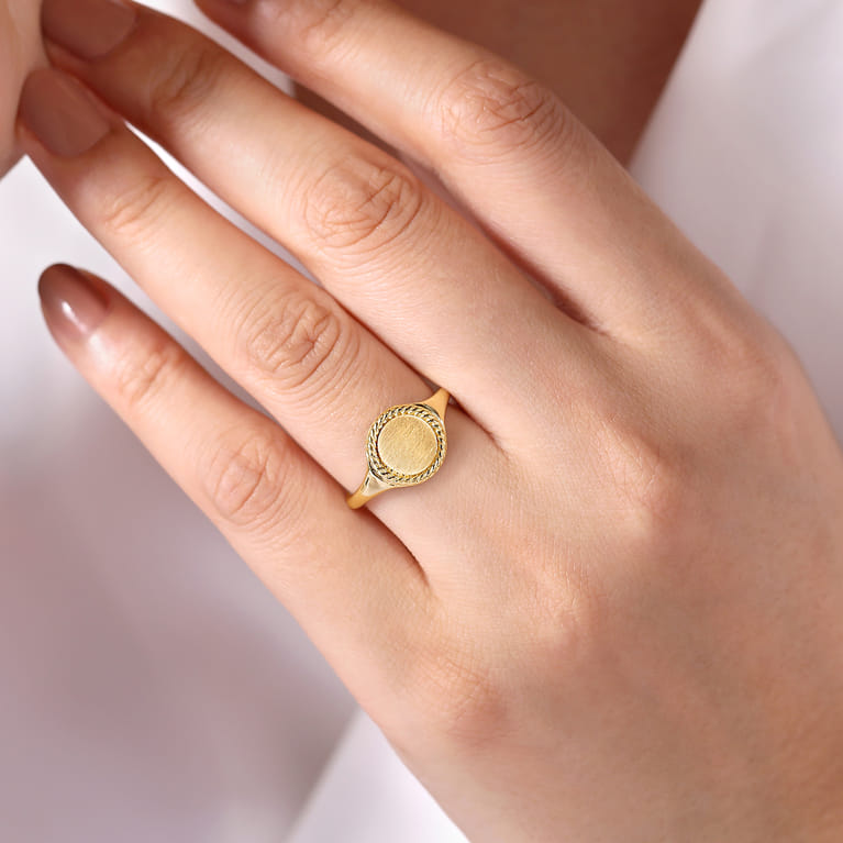 14K Yellow Gold Round Signet Ring with Twisted Rope Frame - Shot 5