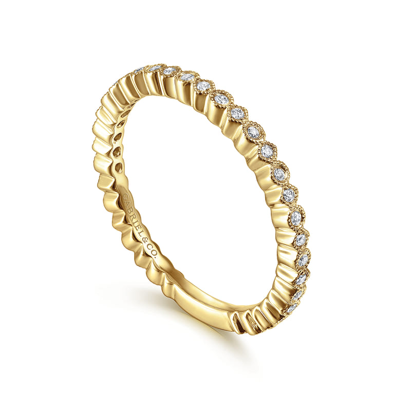 14K Yellow Gold Scalloped Diamond Stackable Ring - 0.1 ct - Shot 3