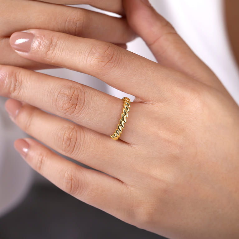 14K Yellow Gold Tilted Leaf Ring - Shot 5