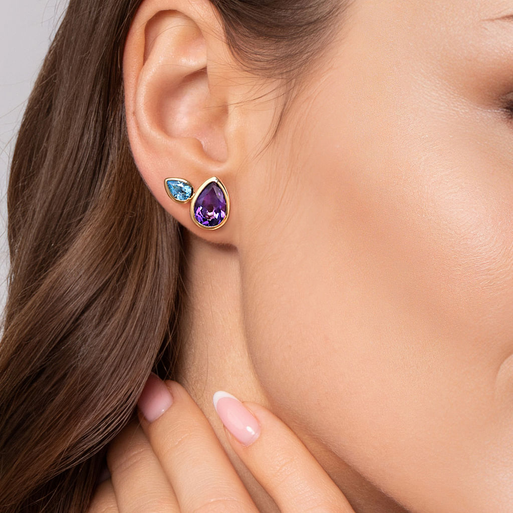 14K Yellow Gold Toi et Moi Blue Topaz and Amethyst Stud