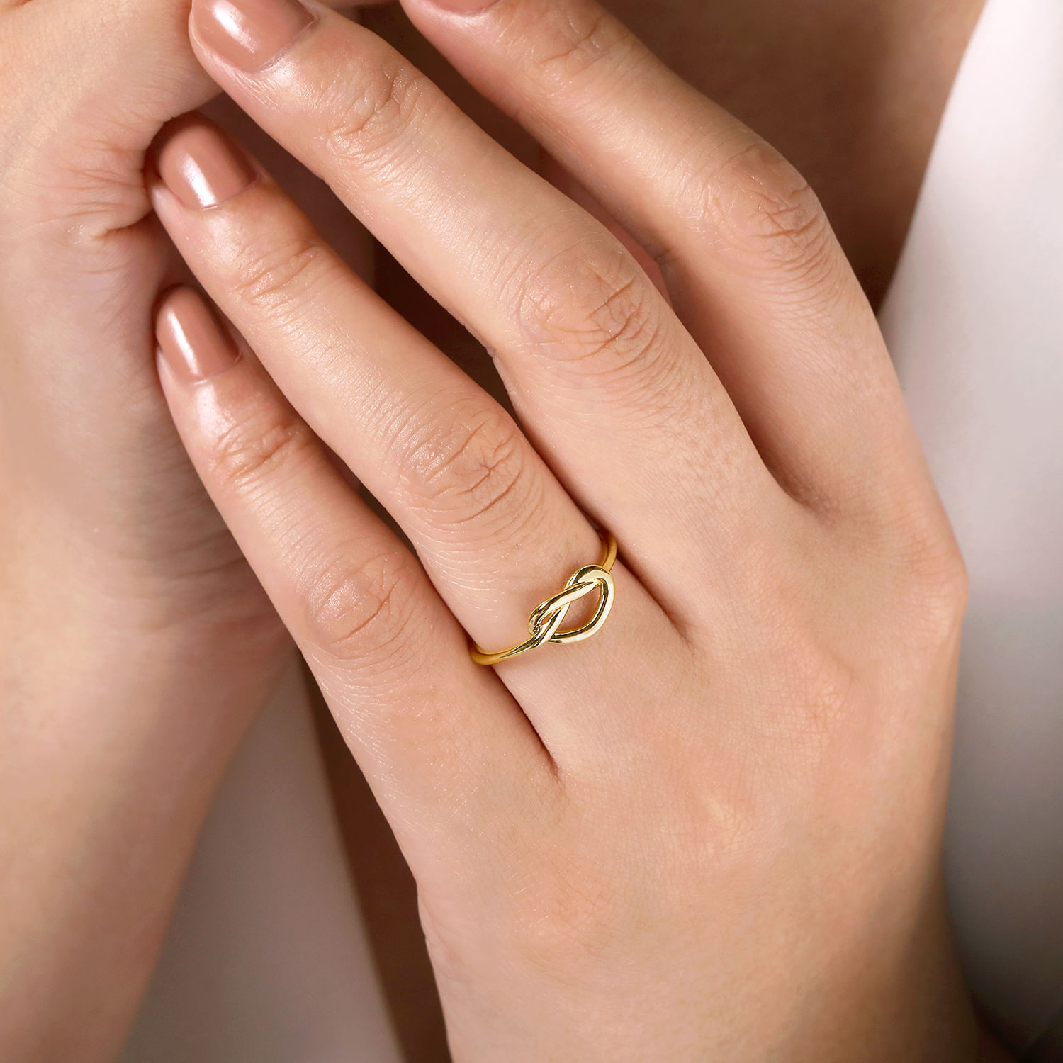 14K Yellow Gold Twisted Heart Pretzel Ring - Shot 5