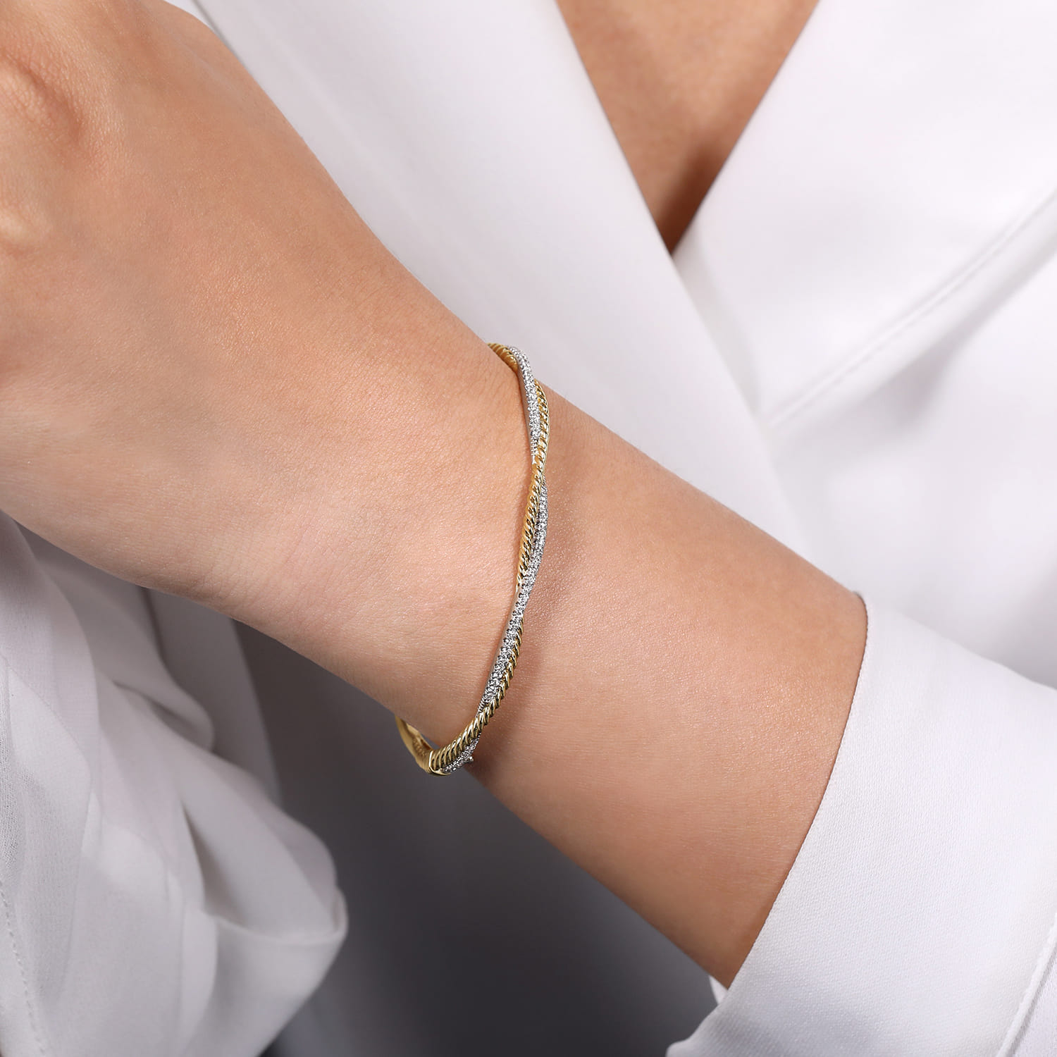 14K Yellow Gold Twisted Rope and Diamond Bangle - 0.4 ct - Shot 4