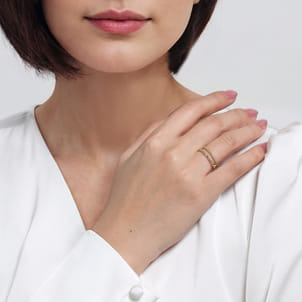 14K Yellow Plain Gold Bujukan Pyramid Easy Stackable Ring