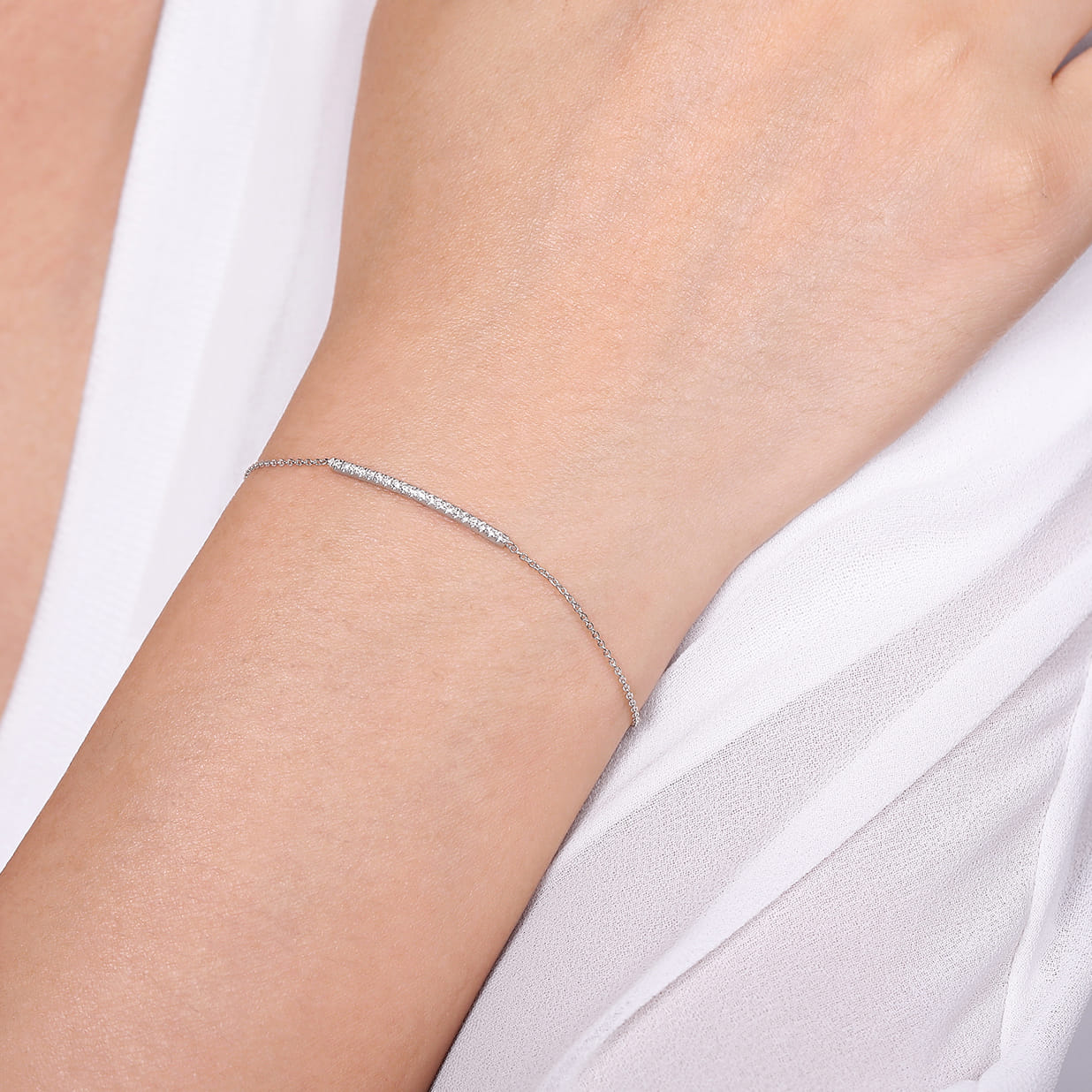 14k White Gold Pave Diamond Bar Chain Bracelet - 0.1 ct - Shot 3