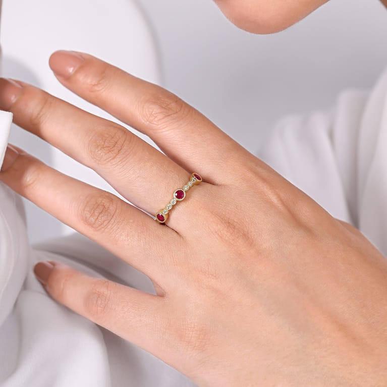 14k Yellow Gold Diamond and Ruby Stackable Ring - 0.1 ct - Shot 5
