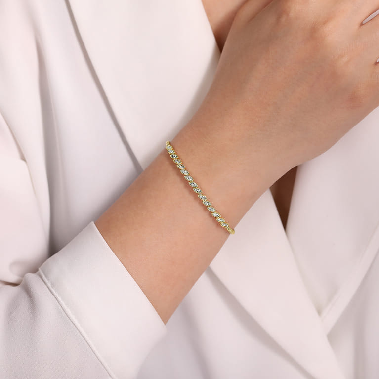 14k yellow gold diamond bangle - 0.4 ct - Shot 4