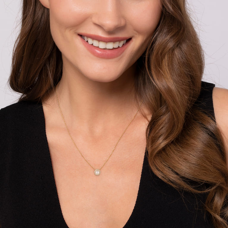 18 Inch 14K Yellow Gold Pearl and Diamond Halo Pendant Necklace - 0.05 ct - Shot 3
