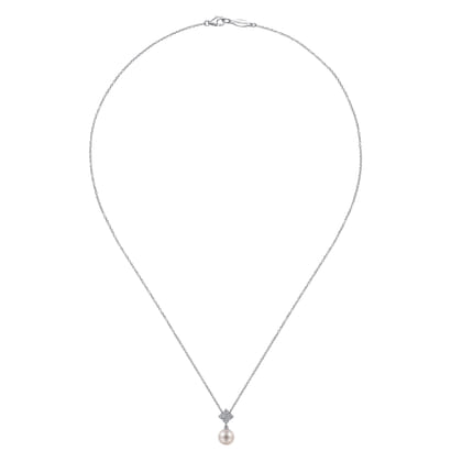 18 inch 14K White Gold Cultured Pearl and Floral Diamond Pendant Necklace