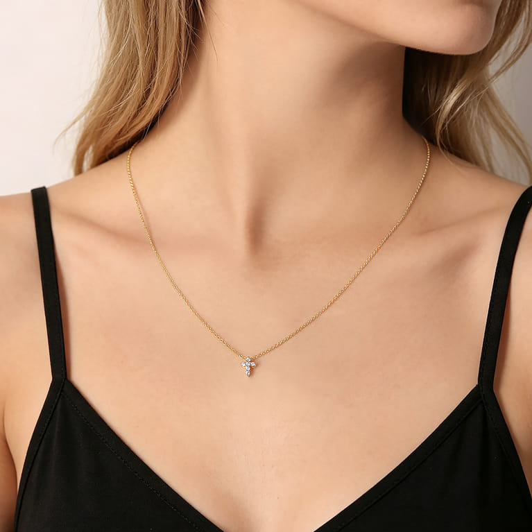 18 inch 14K Yellow Gold Diamond Cross Pendant Necklace - 0.11 ct - Shot 3