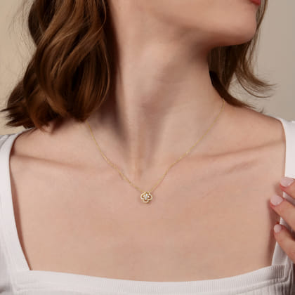 18 inch 14K Yellow Gold Open Clover Diamond Pendant Necklace