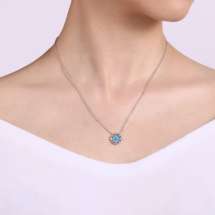 18 inch 925 Sterling Silver Blue Topaz Flower Pendant Necklace