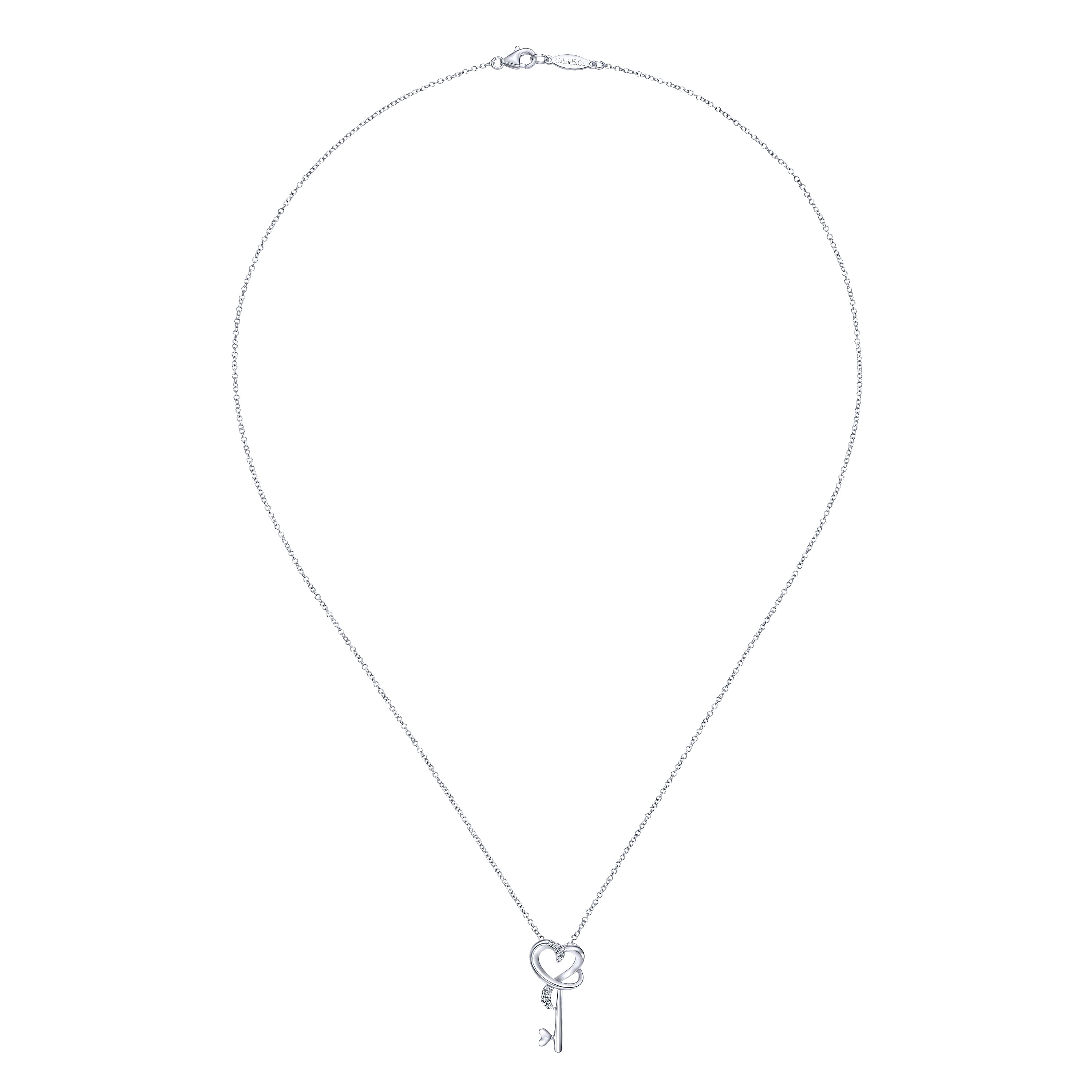 18 inch 925 Sterling Silver Heart Key Pendant Necklace with Diamonds