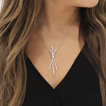 18K White Gold Criss Crossing Diamond Pendant Necklace