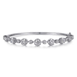 18K White Gold Diamond Bangle