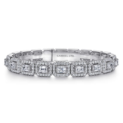 18K White Gold Diamond Bangle