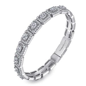 18K White Gold Diamond Bangle
