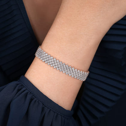 18K White Gold Diamond Bangle